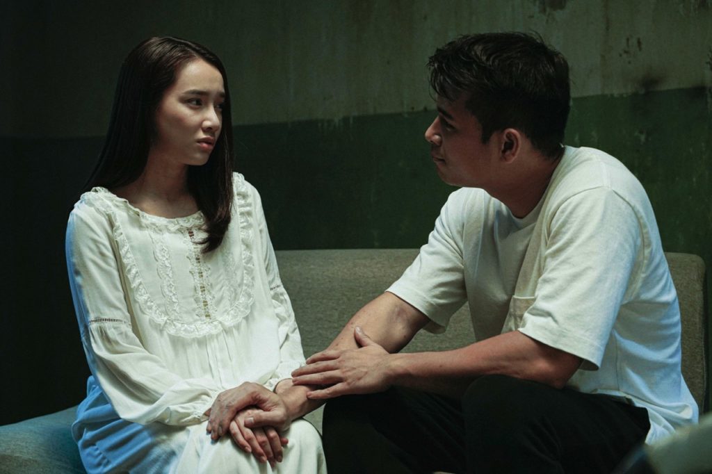 Nhã Phương và Trương Thế Vinh trong vai cặp vợ chồng trong phim Song Song