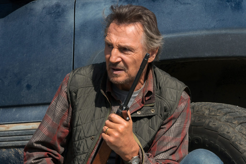 Liam Neeson trong phim chiếu rạp Tay Xạ Thủ (The Marksman)