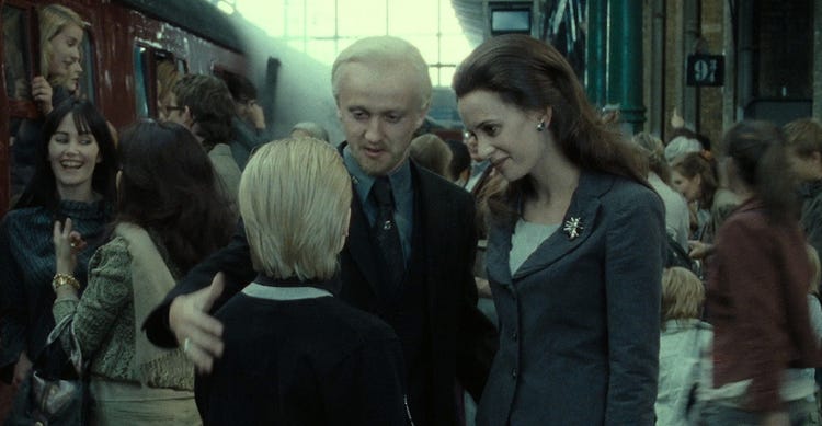 Tom Felton và bạn gái vai vợ mình trong Harry Potter Và Bảo bối Tử Thần