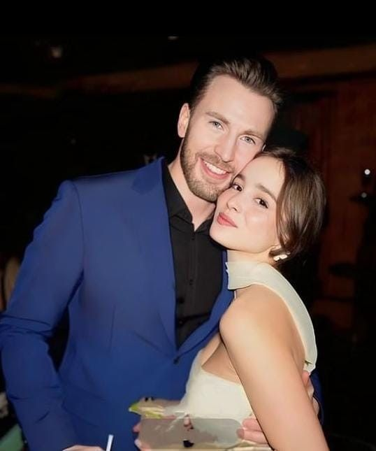 Chris Evans và Alba Baptista
