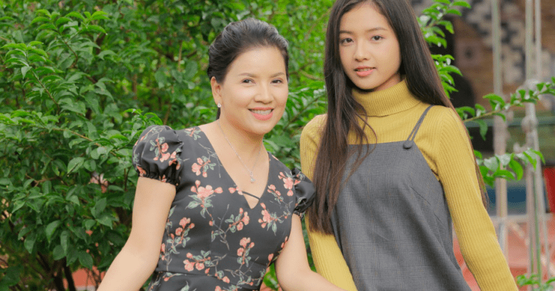 Ngọc Trinh trong vai mẹ của nhân vật Thảo - phim Thạch Thảo (2018)