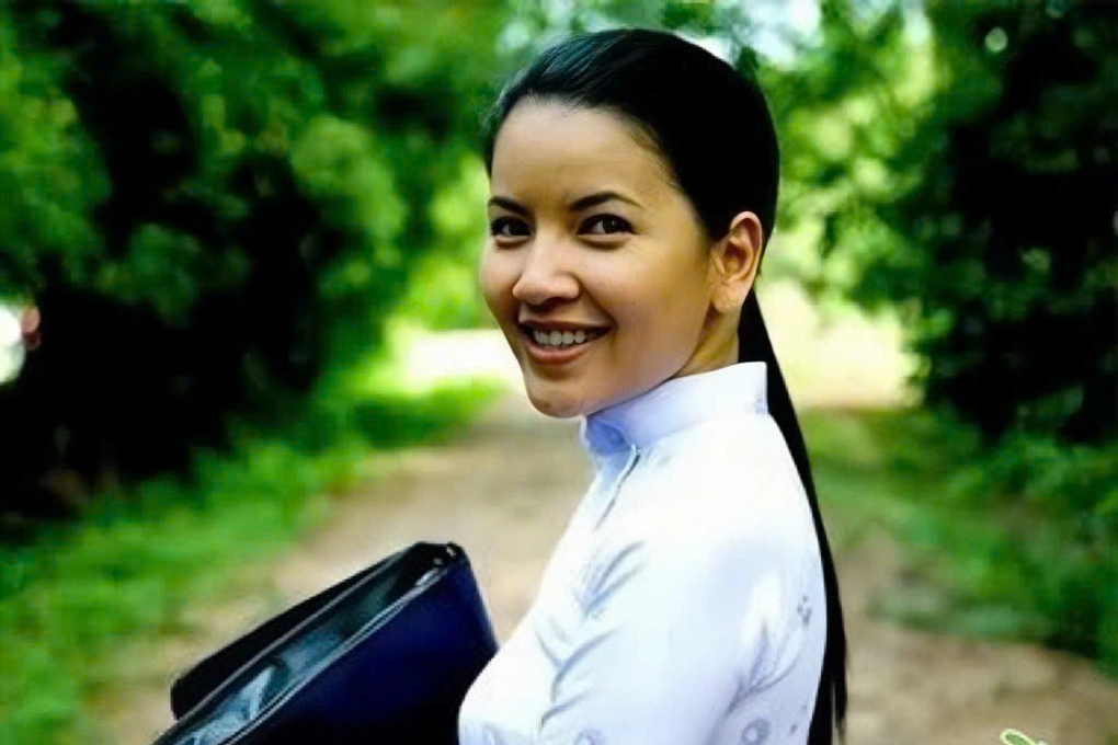Ngọc Trinh vai Vy trong Mùi Ngò Gai